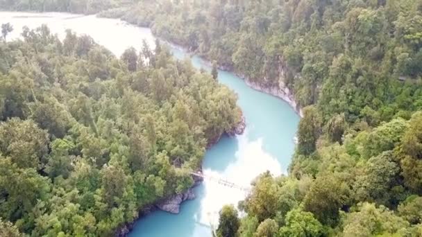 Drone Flying Blue River New Zealand — стоковое видео