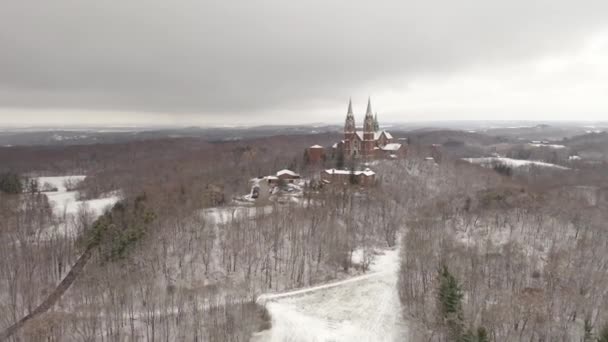 Cinematic Aerial View Historic Holy Hill — Vídeos de Stock