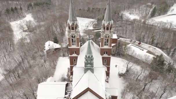 Cinematic Aerial View Historic Holy Hill — Vídeo de Stock