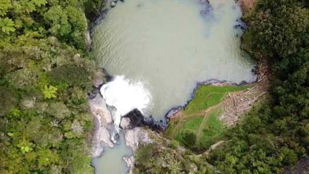 Shooting Hunua Falls Auckland New Zealand Using Dji Mavic — стоковое видео