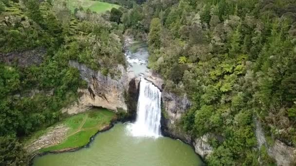 Shooting Hunua Falls Auckland New Zealand Using Dji Mavic Pro — ストック動画