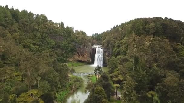 Shooting Hunua Falls Auckland New Zealand Using Dji Mavic Pro — стокове відео