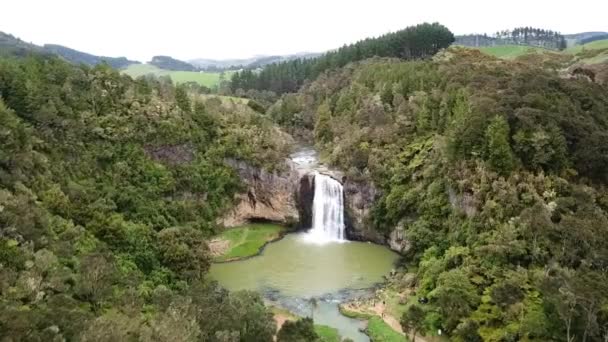 Shooting Hunua Falls Auckland New Zealand Using Dji Mavic Pro — Stok video
