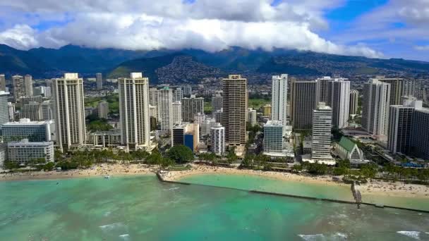 Drohnenaufnahmen Über Dem Strand Von Waikiki Auf Der Insel Oahu — Stockvideo