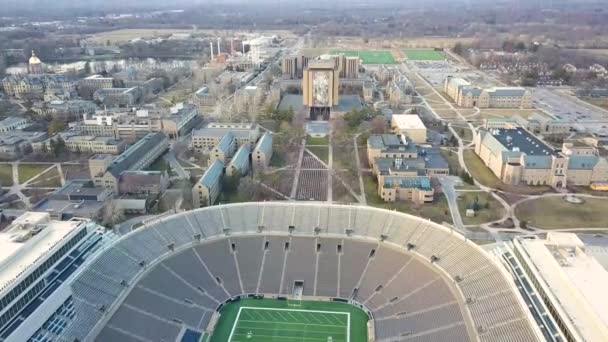 Cinematic Aerial Notre Dame Indiana Futebol — Vídeo de Stock