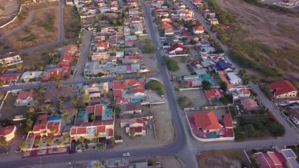 Aerial Tilt Pan Right Houses Cars South End Aruba Hooiberg — Wideo stockowe