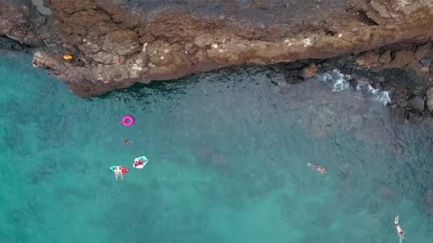 Drone Footage Guy Cliff Jumping Raft Footage Captured Blackrock Kaanapali — Stock video