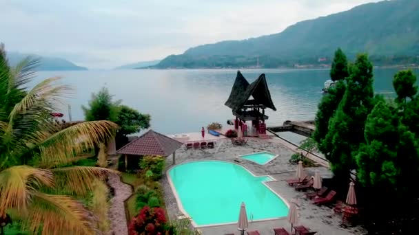 Aerial Fly Pool Area Tourist Resort Lake Toba Sumatra — Stockvideo