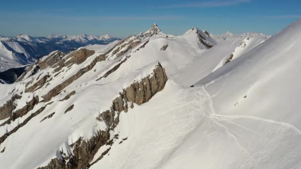 Aerial View Flying Snowy Mountain Tops French Alps Valley Mountain — Stockvideo
