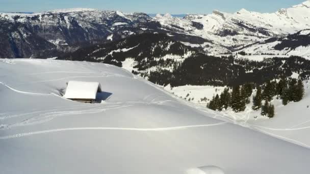 Aerial View Flying Small Snow Covered Mountain Hut French Alps — Vídeos de Stock