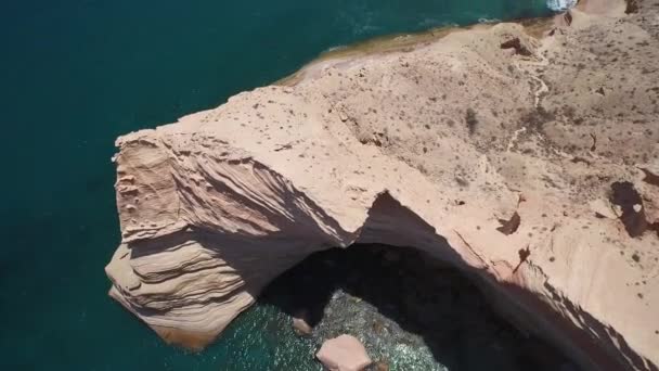 Aerial Shot Stunning Rock Formation Vulture Flying Punta Colorada Sea — Stock Video