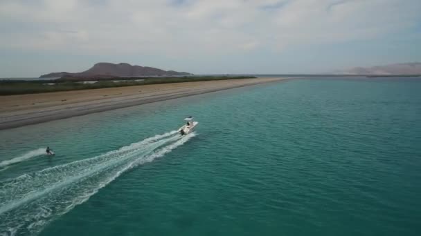 Aeria Shot Person Skiing San Jose Island — Vídeo de Stock