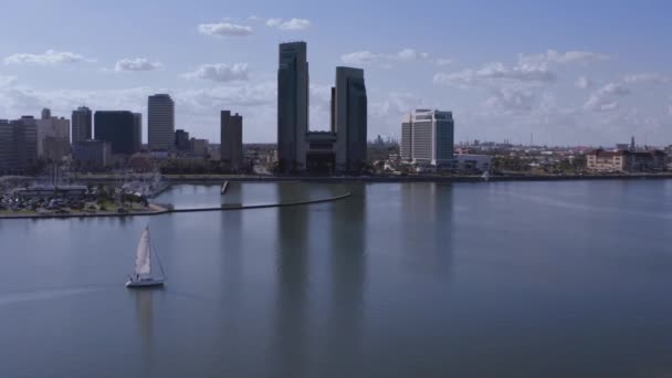 Drone Vista Aproximando Centro Cidade Corpus Christi Partir Baía — Vídeo de Stock