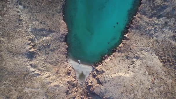 Aerial Cenital Plane Shot Very Little Beach Partida Island Archipielago — Stockvideo