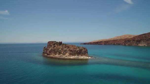 Aerial Shot Rock Formation Espiritu Santo Island Archipielago Espiritu Santo — Stock Video