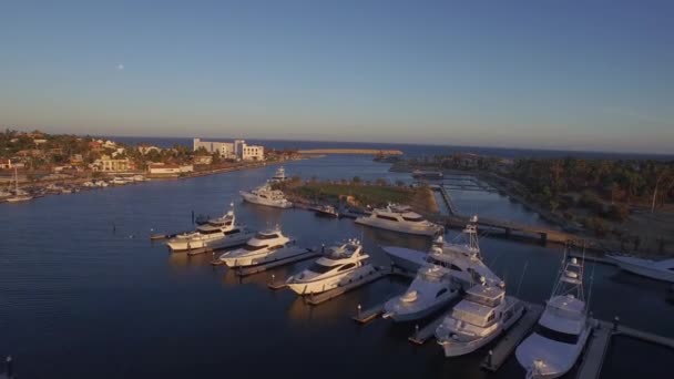 Luchtopname Van Marina Van San Jose Del Cabo Bij Zonsondergang — Stockvideo