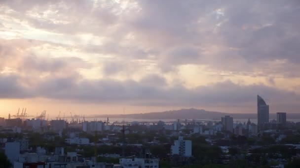 Lasso Tempo Giorno Notte Nebbia Che Rotola Nel Porto Montevideo — Video Stock