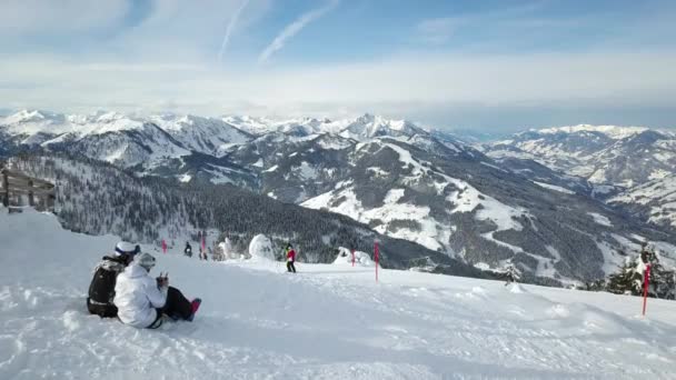 Drone Ujawnia Piękne Górskie Krajobrazy Flachau Austria Koncepcja Urlopu Narciarskiego — Wideo stockowe