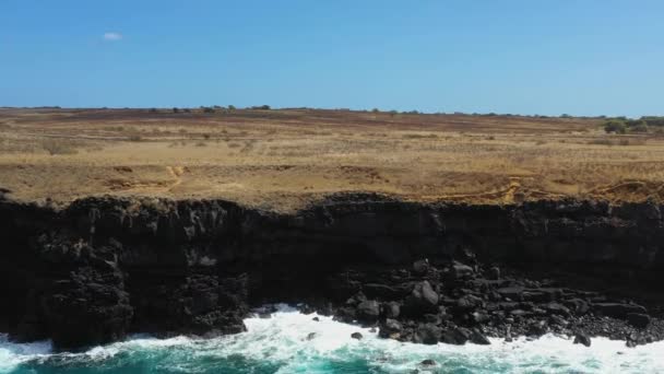 Luftaufnahme Der Klippen Der Küste Auf Big Island Hawaii Nahaufnahme — Stockvideo