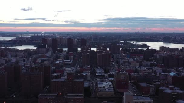 Drone Vliegt New York City Harlem Buurt Bij Zonsopgang Verte — Stockvideo