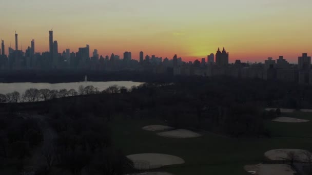 Epic Terbang Atas New York City Central Park Onassis Reservoir — Stok Video