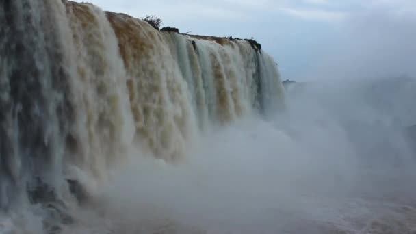 Tons Water Falls Iguazu Falls Brazil Argentina — Stockvideo