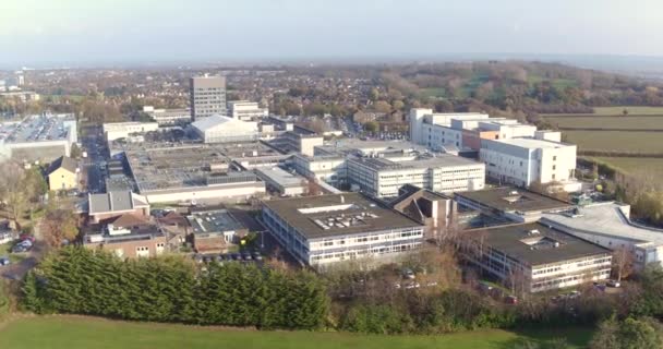 Široký Letecký Pohled Fakultní Nemocnici Basildon Nethermayne Essex Velká Británie — Stock video