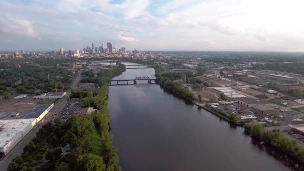 Ποταμός Μισισιπής Minneapolis Skyline — Αρχείο Βίντεο