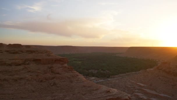 Oasis Sunset Morocco Pan Left Right High Perspective — Stock video