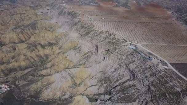 Veduta Aerea Una Zona Desertica Calanchi Con Una Strada Sterrata — Video Stock