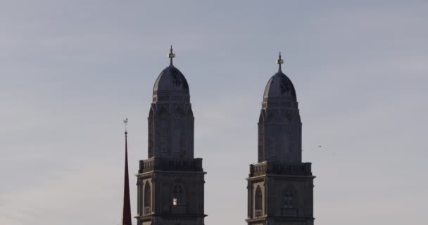 Grossmuenster Ciudad Zurich Por Mañana Las Aves Vuelan Sobre — Vídeos de Stock