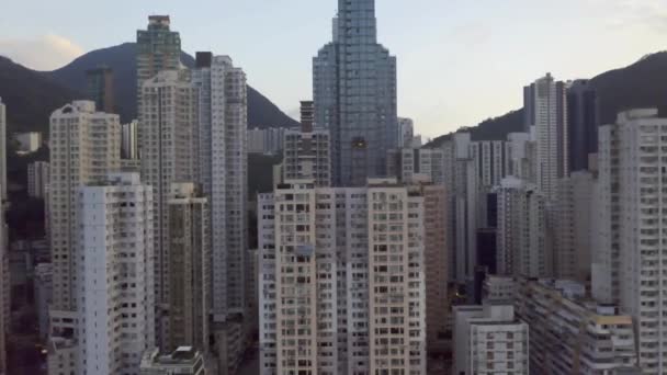 Arranha Céus Habitação Pública Com Montanha Atrás China — Vídeo de Stock
