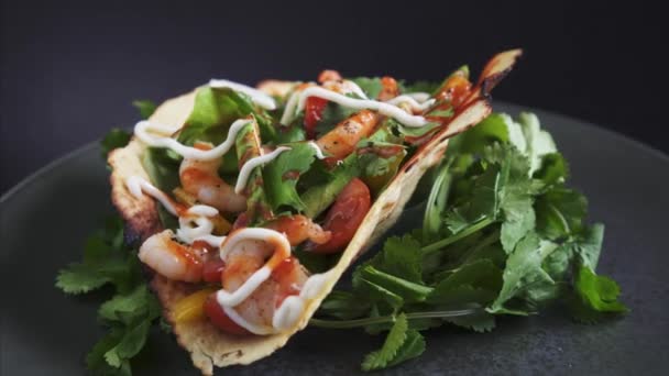 Freshly Prepared Shrimp Taco Rotating Black Background Restaurant Street Food — Vídeos de Stock