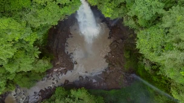 Nungnung Waterfall Middle Bali Indonesia Aerial Shots Overcast Day — Vídeo de stock