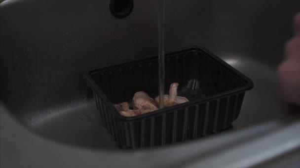 Chef Rinsing Washing Shiitake Mushrooms Food Preparation — Video