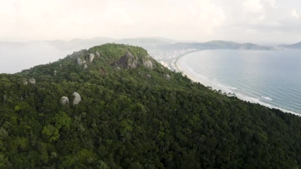 Drone Distancing Beautiful Tropical Forest Mountain Paradise Beach Summer Day — Stock video