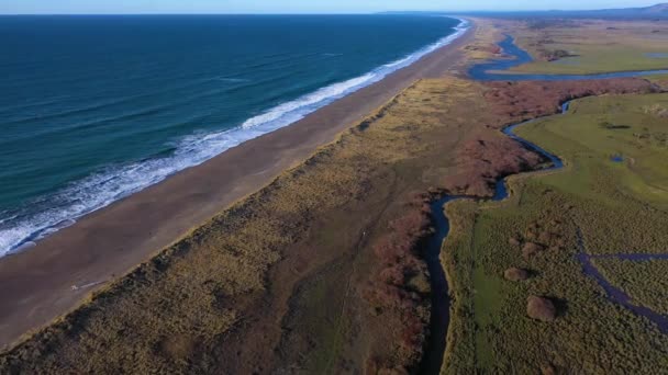 Aerial View Showing New River Originating Floras Lake Southern Oregon — Stok Video
