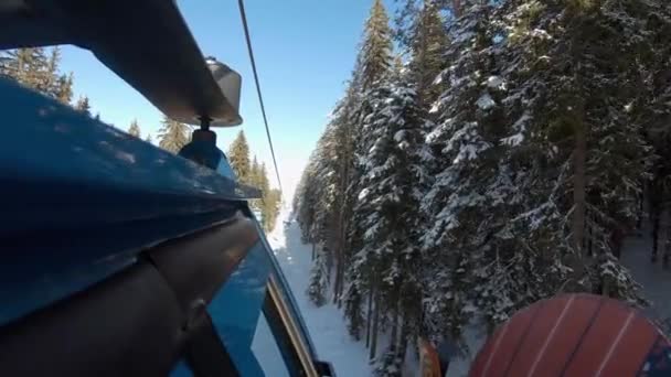 Funivia Discesa Con Sci Snowboard Accesi — Video Stock