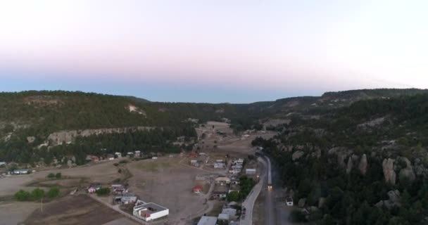 Aerial Wide Shot Chepe Passenger Train Creel Chihuahua Mexico — Vídeo de stock