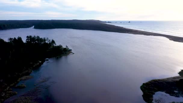 Drone Flying Backwards Floras Lake Langlois Oregon Coast — Vídeo de Stock