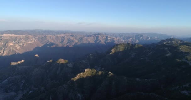 Jib Aéreo Para Baixo Tiro Épico Urique Canyon Pôr Sol — Vídeo de Stock