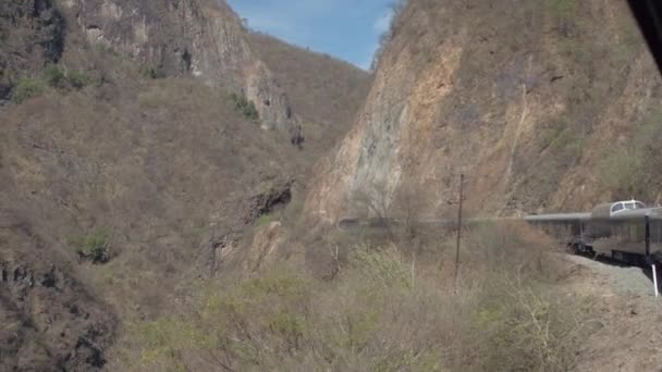 Vista Trem Cheep Passando Por Grande Cânone Barrancas Del Cobre — Vídeo de Stock