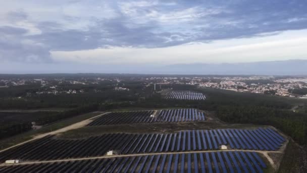 Solarpark Drohnen Fehlschuss — Stockvideo