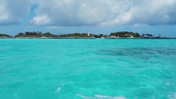 Γαλάζιο Νερό Στις Μπαχάμες — Αρχείο Βίντεο