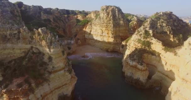 Famous Cliffs Caves Farol Ponta Piedade Lagos Portugal Aerial Shot — Stok Video