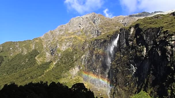 Устойчивый Широкий Снимок Водопада Ледника Роба Роя Новой Зеландии Падающего — стоковое видео