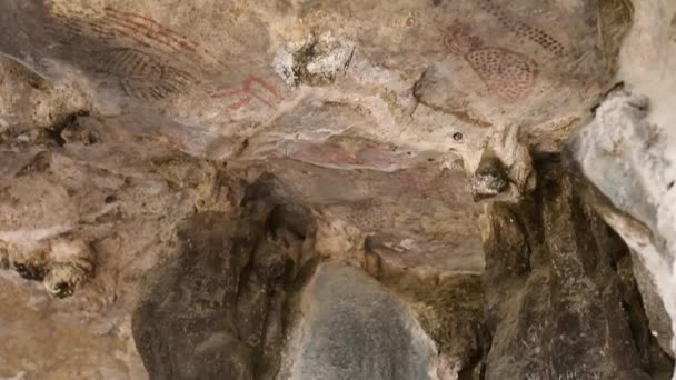 Caves Old Inscription Indians Who Lived Bonaire — Stockvideo