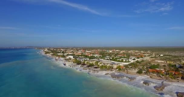 Duże Fale Niszczą Domy Huraganie Mijającym Wybrzeże Bonaire — Wideo stockowe