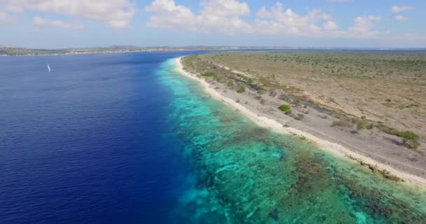 Pulau Kecil Tak Berpenghuni Dari Klein Bonaire — Stok Video