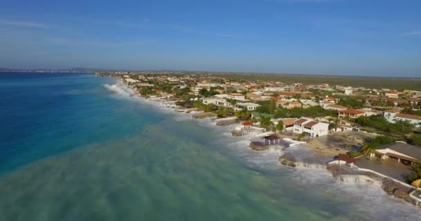 Grote Golven Beschadigen Huizen Een Orkaan Langs Kust Van Bonaire — Stockvideo